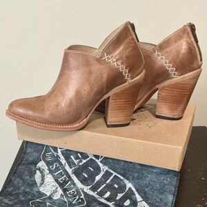 Freebird Ankle Boots Steven